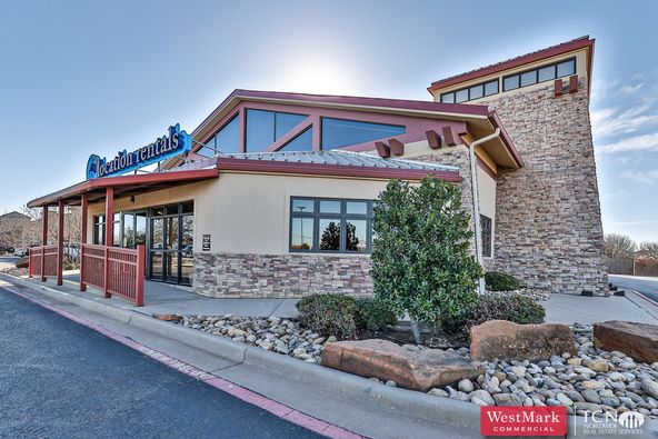 River Crossing Shopping Center: 6023 82nd St, Lubbock, TX 79424